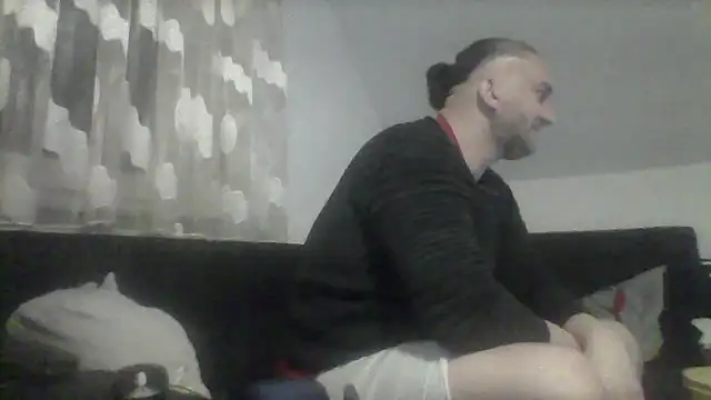 Snapshot of NewyorkDimi chatting on January 28, 11:39 pm NewyorkDimi online show from January 28, 11:39 pm