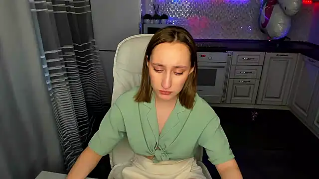 Snapshot of MelodyOfLovee chatting on January 28, 8:25 am MelodyOfLovee online show from January 28, 8:25 am