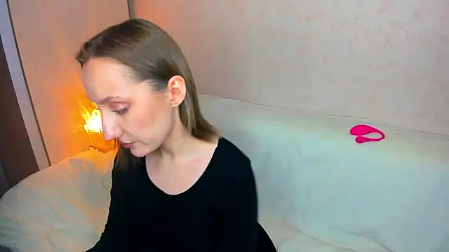 MelodyOfLovee online show from February 4, 11:31 pm