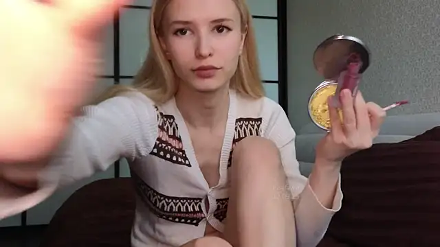 Snapshot of elsa_limerence chatting on September 12, 10:15 am elsa limerence online show from September 12, 10:15 am