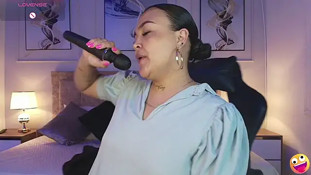 Snapshot of lyn_adamns chatting on March 11, 8:20 pm lyn adamns online show from March 11, 8:20 pm