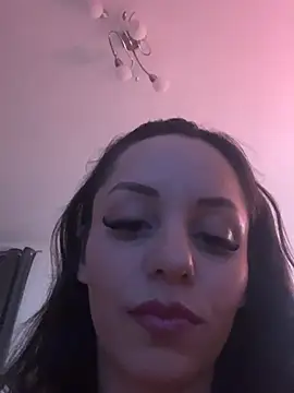 Chiara0102 online show from May 18, 8:03 pm