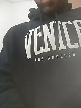 jonyfree1978 online show from December 18, 8:03 pm