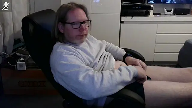 VSteph online show from April 10, 9:52 pm