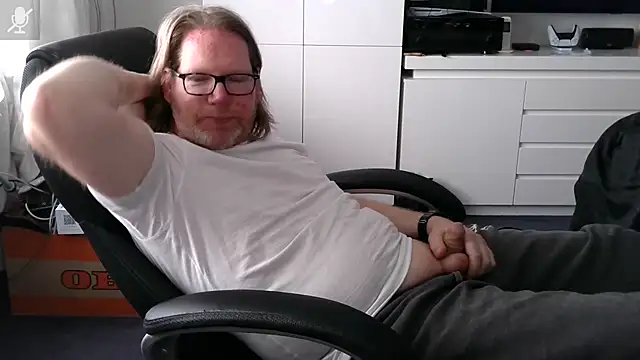 VSteph online show from April 12, 2:11 pm