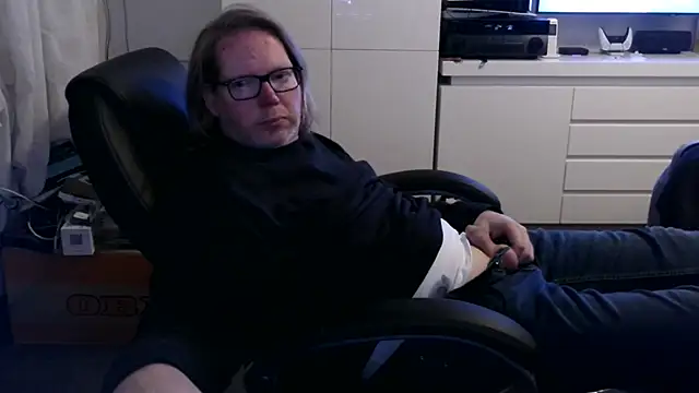 VSteph online show from April 13, 7:08 pm