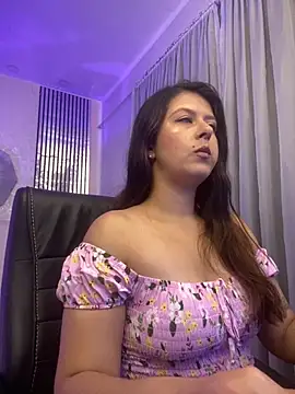 Snapshot of liss_black chatting on April 25, 4:15 am liss black online show from April 25, 4:15 am