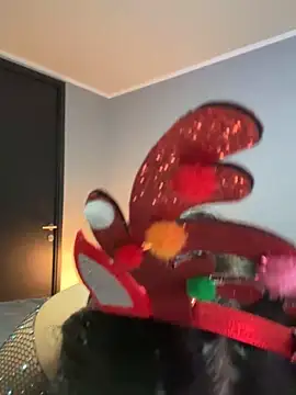 Snapshot of sc4ry_girl1 chatting on December 5, 2:20 am sc4ry girl1 online show from December 5, 2:20 am