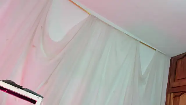 Snapshot of Itsme_Daniela chatting on April 18, 1:59 pm Itsme Daniela online show from April 18, 1:59 pm
