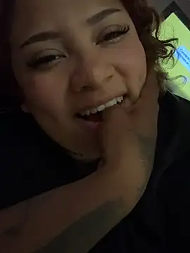Snapshot of m0ondolly chatting on July 17, 9:52 pm m0ondolly online show from July 17, 9:52 pm