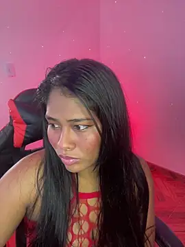 Snapshot of hurren_pasha chatting on February 14, 12:47 pm hurren pasha online show from February 14, 12:47 pm