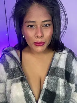 Snapshot of hurren_pasha chatting on February 19, 12:55 pm hurren pasha online show from February 19, 12:55 pm