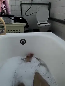 Snapshot of Catgirl8 chatting on January 3, 12:19 pm Catgirl8 online show from January 3, 12:19 pm