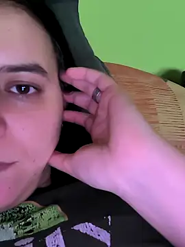 Snapshot of Catgirl8 chatting on January 8, 11:43 am Catgirl8 online show from January 8, 11:43 am