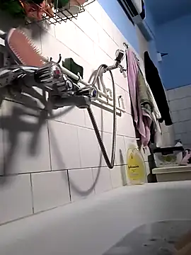 Snapshot of Catgirl8 chatting on January 18, 11:54 am Catgirl8 online show from January 18, 11:54 am