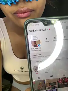 Snapshot of bad_diva chatting on January 15, 6:19 pm bad diva online show from January 15, 6:19 pm