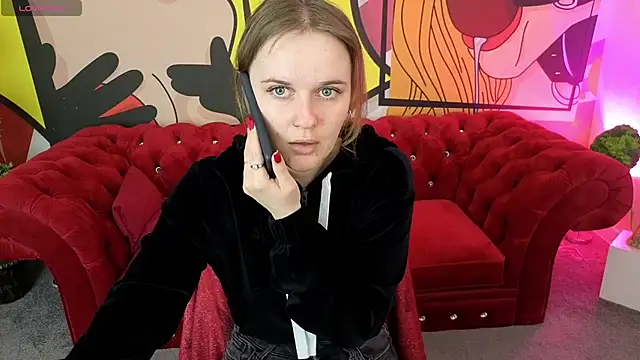 Snapshot of MaribelRiverr_ chatting on May 4, 5:36 am MaribelRiverr online show from May 4, 5:36 am