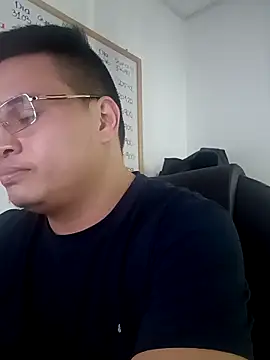 Snapshot of ahntony__69 chatting on December 4, 4:22 am ahntony 69 online show from December 4, 4:22 am