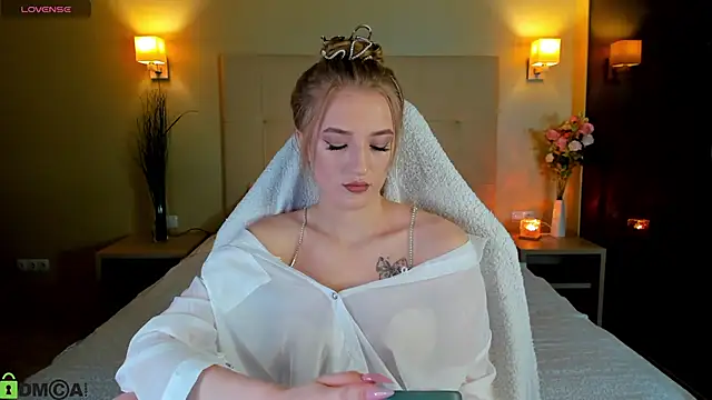 Snapshot of Stacy_River chatting on February 18, 10:22 am Stacy River online show from February 18, 10:22 am