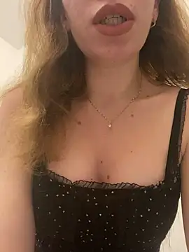 Snapshot of EvaRush chatting on December 9, 8:33 pm EvaRush online show from December 9, 8:33 pm