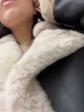 Chloe  Moon online show from December 15, 2:10 pm