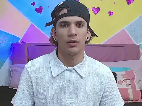 tylor boy online show from September 15, 2:33 am