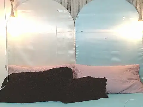 tylor boy online show from December 4, 7:00 pm