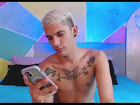 tylor boy online show from March 6, 10:06 pm