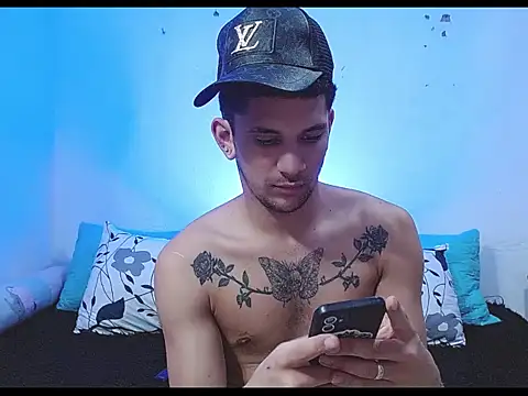 tylor boy online show from April 17, 9:29 pm