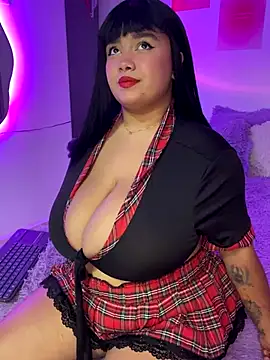 Snapshot of angie_bigboobs_ chatting on October 21, 1:45 pm angie bigboobs online show from October 21, 1:45 pm