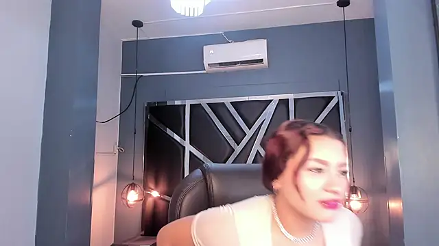 Snapshot of lilith_guzman chatting on January 5, 12:42 pm lilith guzman online show from January 5, 12:42 pm