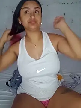 Snapshot of sariitha_sw chatting on April 23, 1:13 pm sariitha sw online show from April 23, 1:13 pm