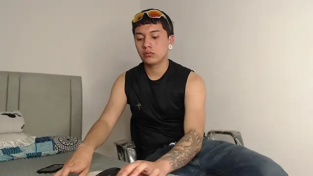 alex-lover online show from February 15, 4:31 am