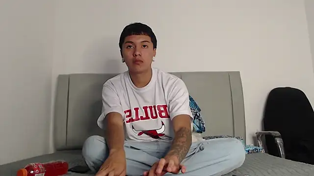 alex-lover online show from March 3, 3:12 am