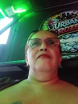 Snapshot of mom_son_dirty chatting on August 1, 11:14 pm mom son dirty online show from August 1, 11:14 pm