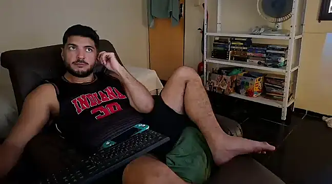 Snapshot of LUH133 chatting on December 20, 12:19 am LUH133 online show from December 20, 12:19 am