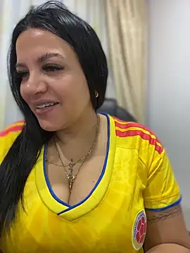 Snapshot of Milff_parkerrr chatting on June 1, 11:17 pm Milff parkerrr online show from June 1, 11:17 pm