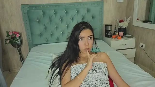 Snapshot of Marcelaa_fox chatting on July 6, 8:44 pm Marcelaa fox online show from July 6, 8:44 pm