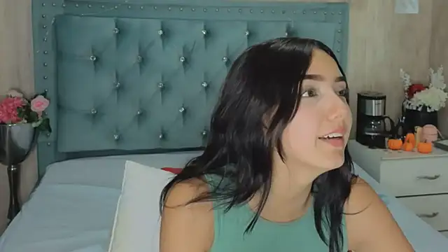 Snapshot of Marcelaa_fox chatting on July 28, 8:52 pm Marcelaa fox online show from July 28, 8:52 pm