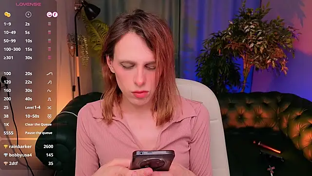Snapshot of _yourFoxy_ chatting on July 4, 5:30 pm yourFoxy online show from July 4, 5:30 pm