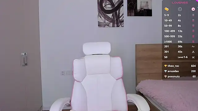 Snapshot of 1_love_8 chatting on February 5, 5:42 pm 1 love 8 online show from February 5, 5:42 pm