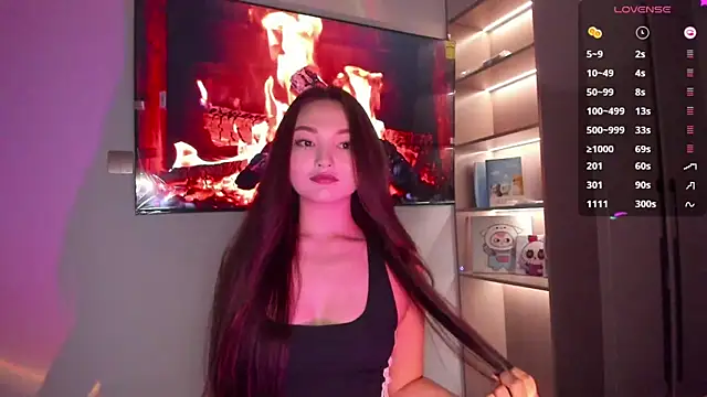 Snapshot of 1_love_8 chatting on October 13, 5:35 pm 1 love 8 online show from October 13, 5:35 pm