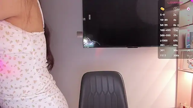 Snapshot of 1_love_8 chatting on October 14, 5:14 pm 1 love 8 online show from October 14, 5:14 pm