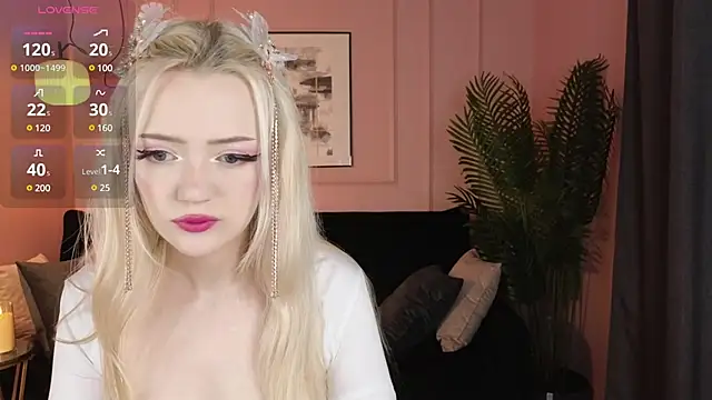 Snapshot of EmilyAir chatting on December 25, 1:41 pm EmilyAir online show from December 25, 1:41 pm