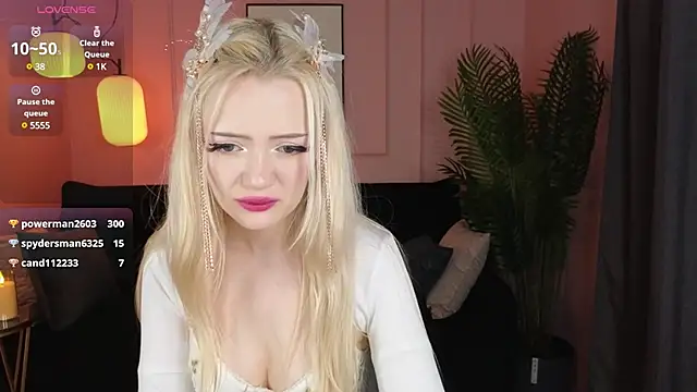 Snapshot of EmilyAir chatting on December 25, 4:43 pm EmilyAir online show from December 25, 4:43 pm