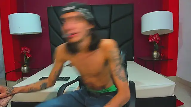 Snapshot of Matthew_Dixonn chatting on January 4, 4:44 am Matthew Dixonn online show from January 4, 4:44 am