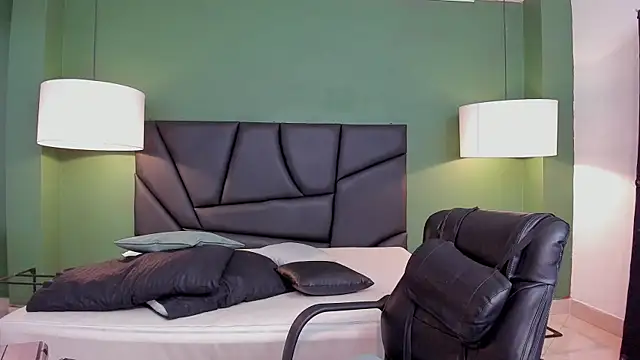 Snapshot of Matthew_Dixonn chatting on January 17, 11:29 pm Matthew Dixonn online show from January 17, 11:29 pm