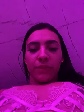 Snapshot of IsaValencia chatting on January 18, 3:31 am IsaValencia online show from January 18, 3:31 am