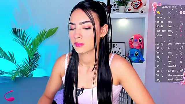 Snapshot of IsaValencia chatting on January 19, 6:43 pm IsaValencia online show from January 19, 6:43 pm