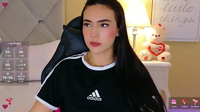 Snapshot of IsaValencia chatting on September 19, 12:23 am IsaValencia online show from September 19, 12:23 am